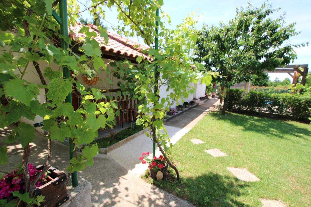 Apartments Green Garden Labinci Экстерьер фото